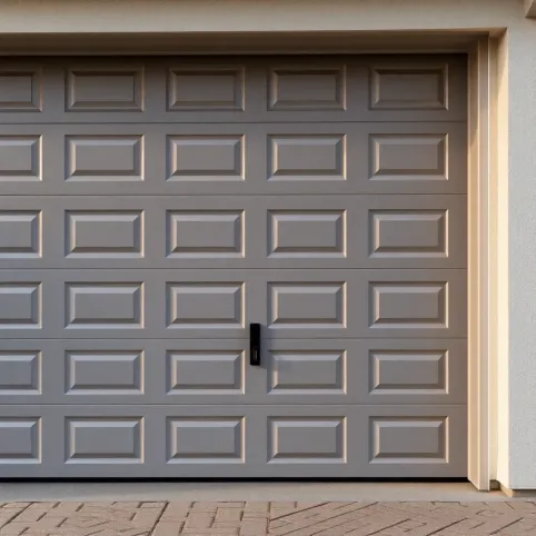 Brama garażowa z drzwiami ocieplana